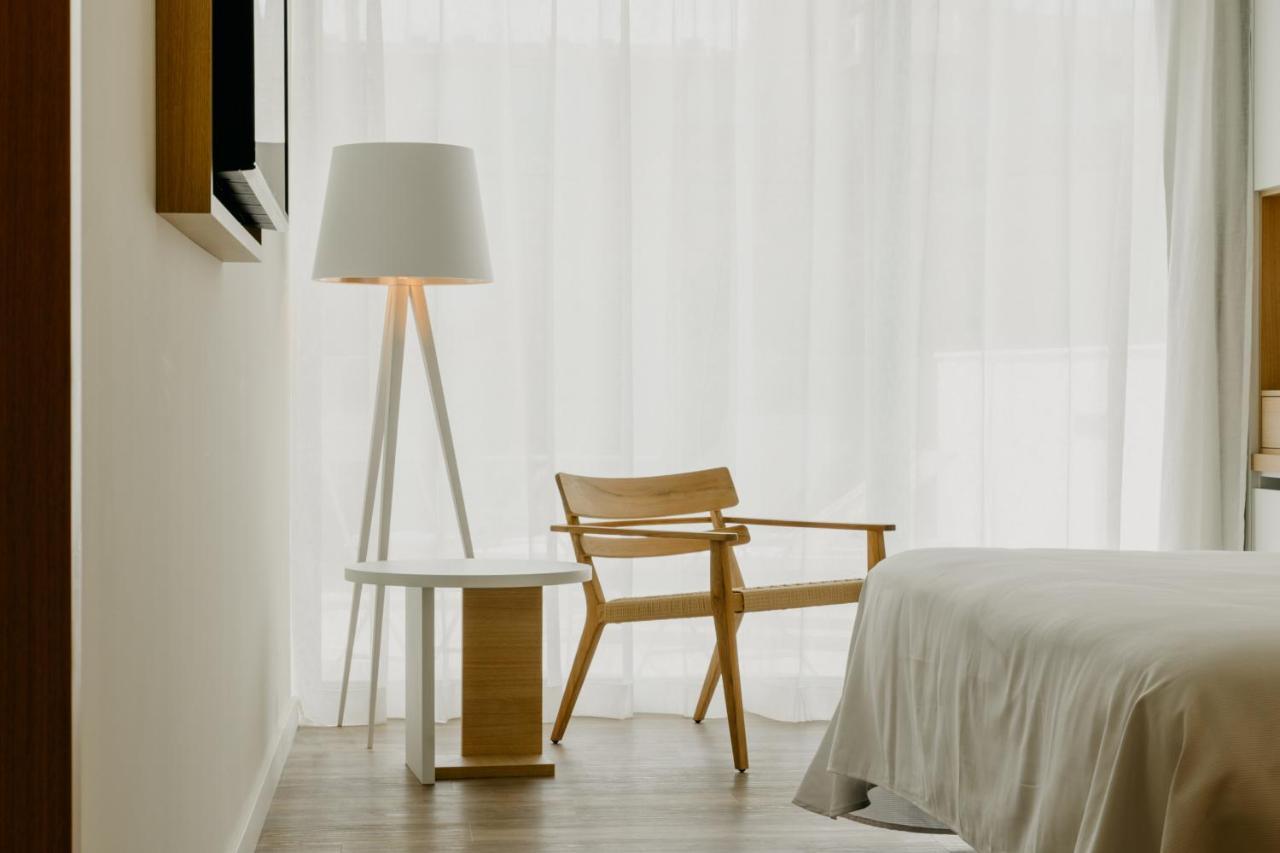 Instants Boutique Hotel (Adults Only) カンブリルス エクステリア 写真