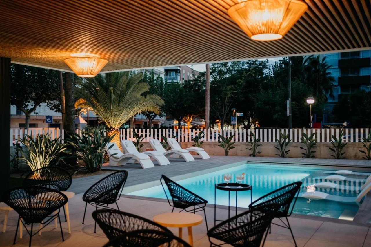 Instants Boutique Hotel (Adults Only) カンブリルス エクステリア 写真